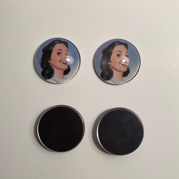 Magnets - Picture 3 of 3